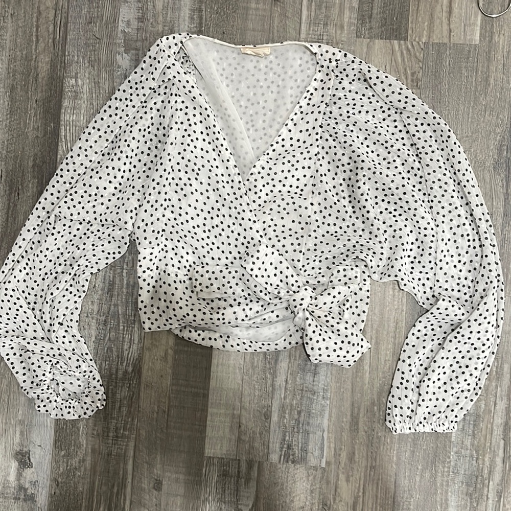 Balloon Sleeved Wrap-Around Crop